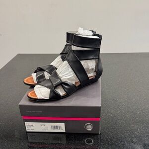 Vince Camuto Black Strappy Gladiator Seevina Sandals 8.5M